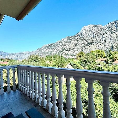 Apartman Dolcerosa Kotor Exteriör bild