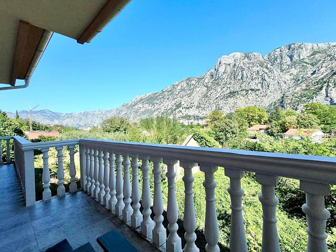 Apartman Dolcerosa Kotor Exteriör bild